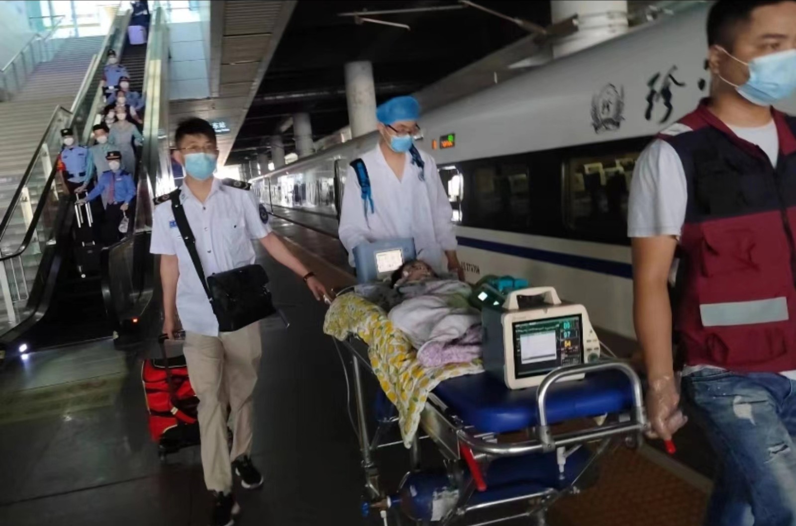 延长县高铁转运公司